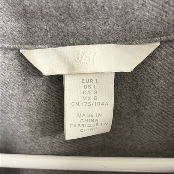 H&M Gray Button-Up Shacket - Picture 2 of 11